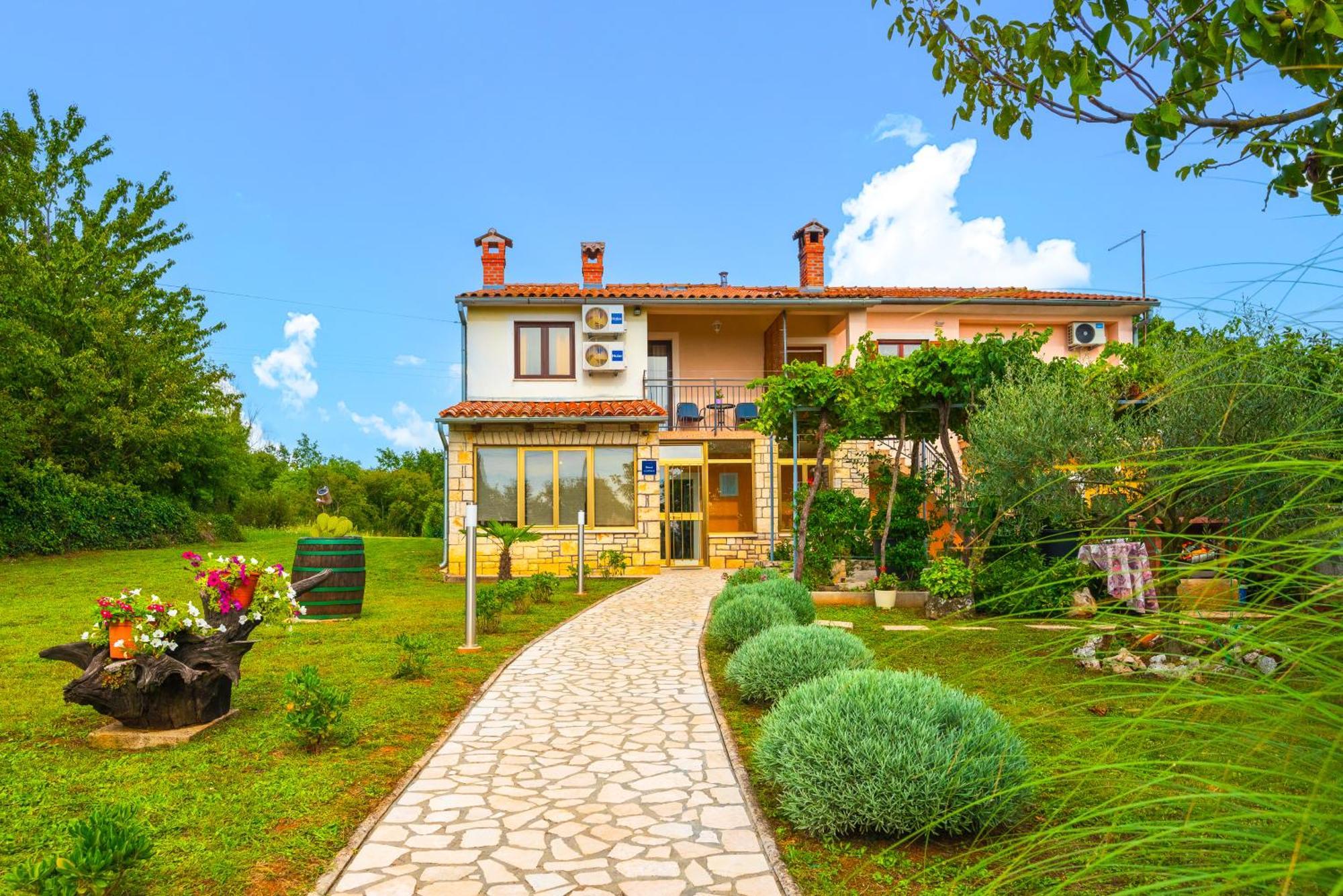 Holiday Apartment Ariella Krizanici Ngoại thất bức ảnh
