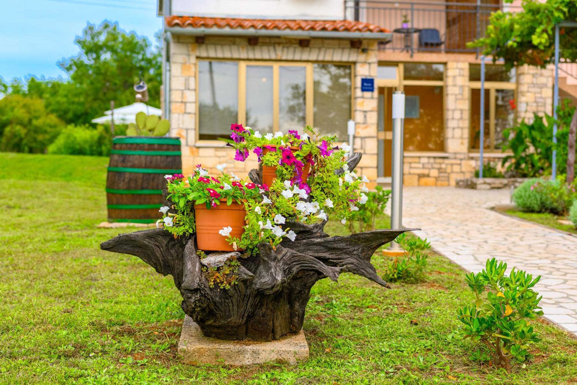 Holiday Apartment Ariella Krizanici Ngoại thất bức ảnh